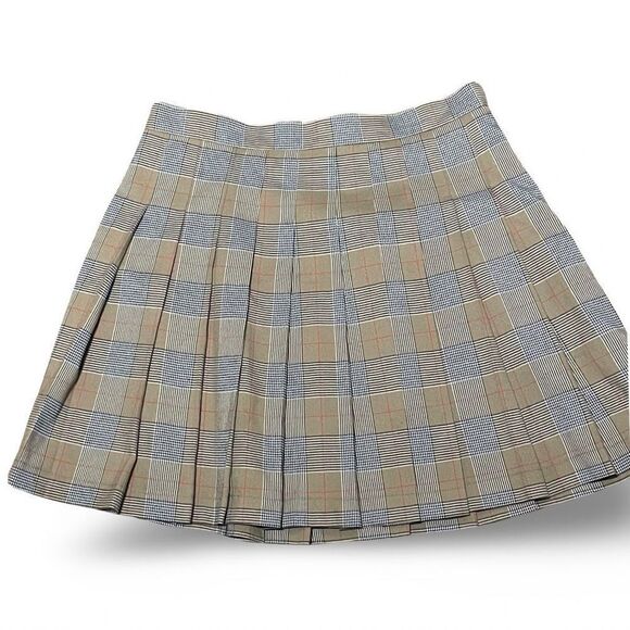 BAGATELLE COLLECTION Designer Inspired Plaid Print, Pleated Skirt, Size L - Picture 7 of 7